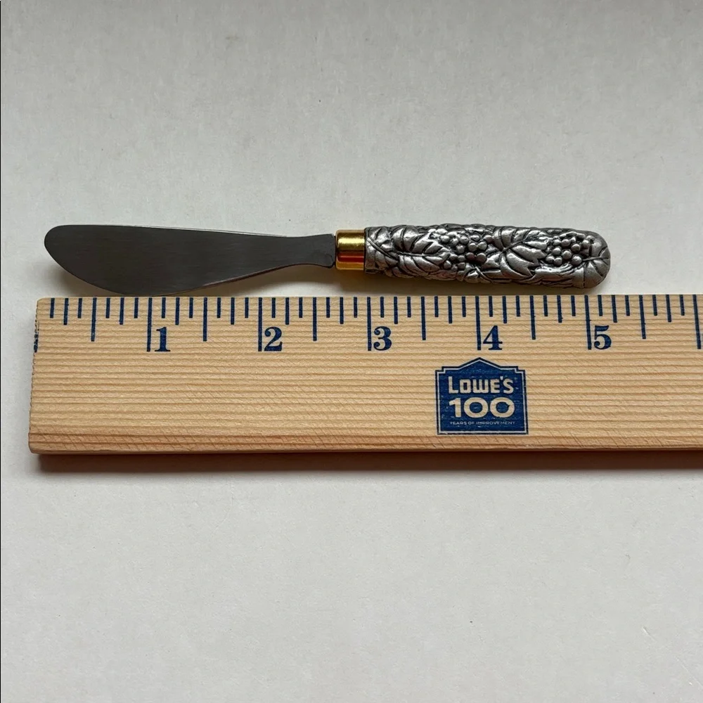 Vintage Arthur Court Grapes‎ Set Of 4 Stainless Steel Cheese Spreaders Knives